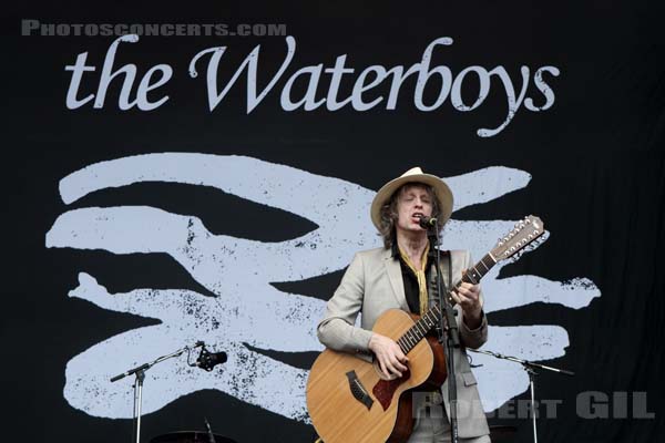 THE WATERBOYS - 2012-08-26 - SAINT CLOUD - Domaine National - Scene de la Cascade - 